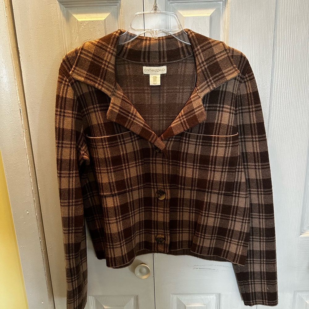 Short plaid jacket